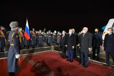 El Presidente llegó a Rusia y mañana se reunirá con Vladimir Putin