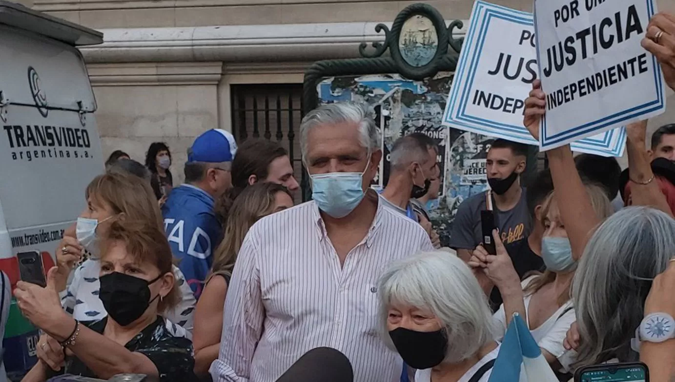 PRESENTE. El diputado nacional Ricardo López Murphy (Juntos por el Cambio) participó de la marcha en favor de la Justicia.