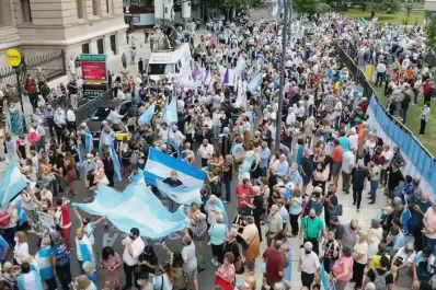 La oposición avanza en una contramarcha en pro de la Corte y de la Justicia