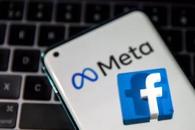 ¿Por qué se desploman las acciones de Facebook?