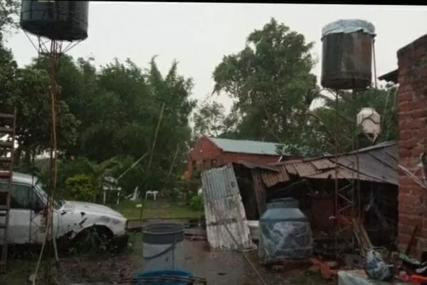 Video: un tornado generó preocupación y destrozos en Taruca Pampa