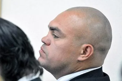 Detuvieron al ex boxeador Hiena Barrios, tras una denuncia de su pareja