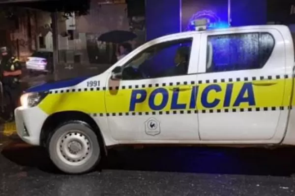 Tras una persecución, detienen a dos jóvenes que robaron un celular