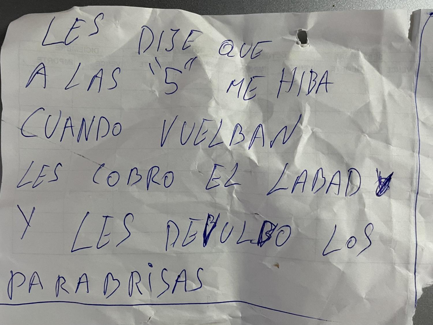 No le pagó a tiempo a un “trapito” y le sacó el parabrisas