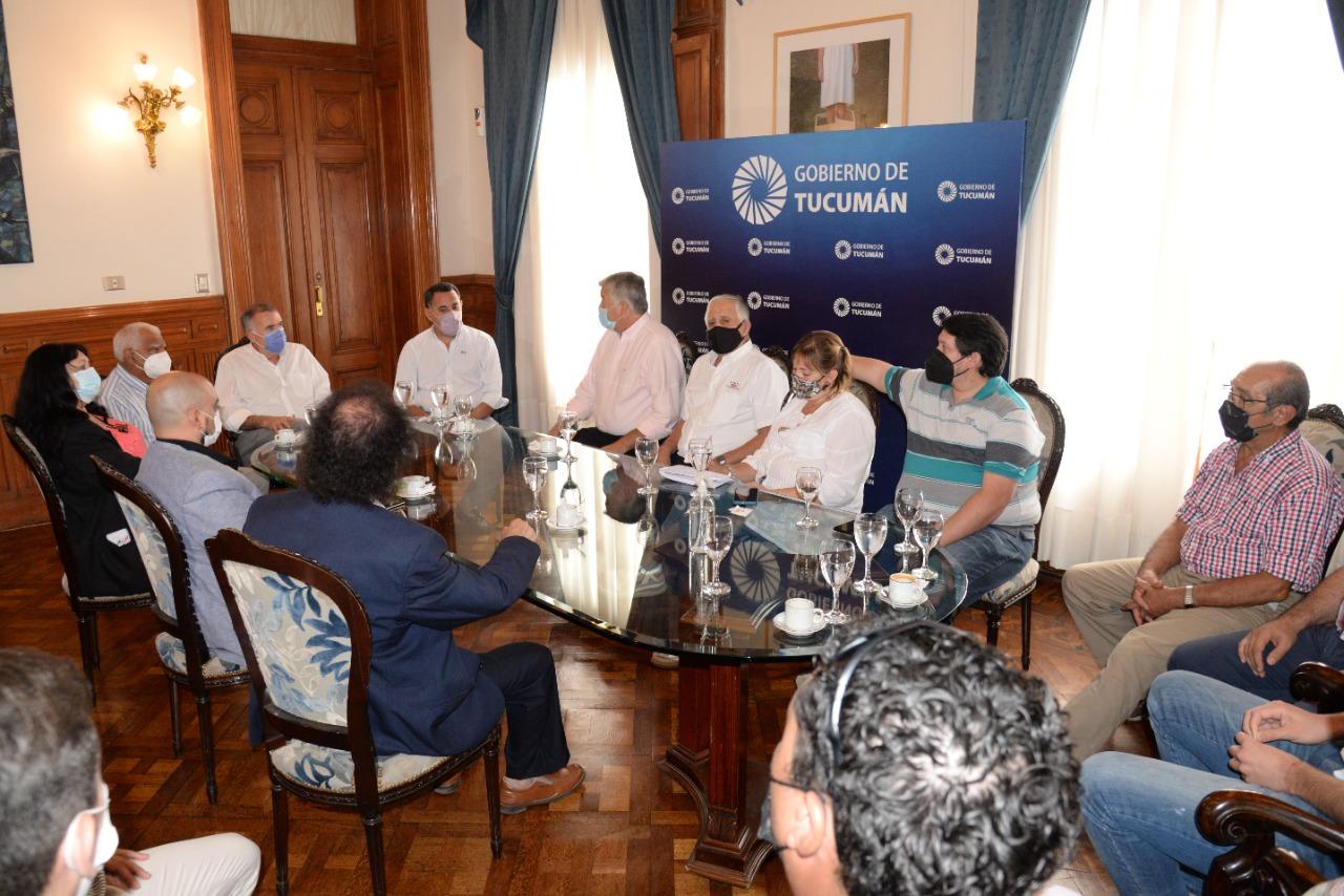 RUEDA DE DIÁLOGO. Jaldo recibió a los representantes del sector cañero en la Casa de Gobierno. Foto: Prensa Gobernación