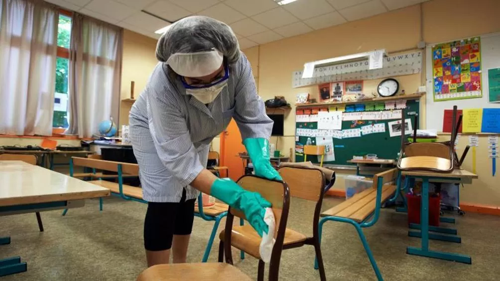 PROTOCOLOS. La higiene y la limpieza son clave para evitar contagios en las aulas. Foto de Archivo