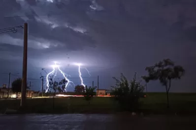 ¿Por qué no hay que lavar los platos, ni bañarse durante una tormenta eléctrica?