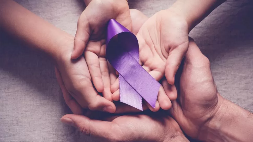 “PREVENIR SIEMPRE ES BENIGNO”. Bajo este lema Lalcec lanza una campaña en la que anima a la población a hablar sobre el cáncer y eliminar tabúes. 