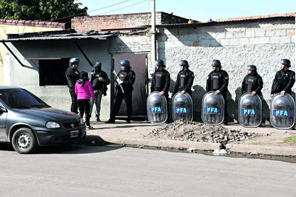 MÁS OPERATIVOS. Los vecinos pretenden que las fuerzas de seguridad copen los barrios para frenar el flagelo.  