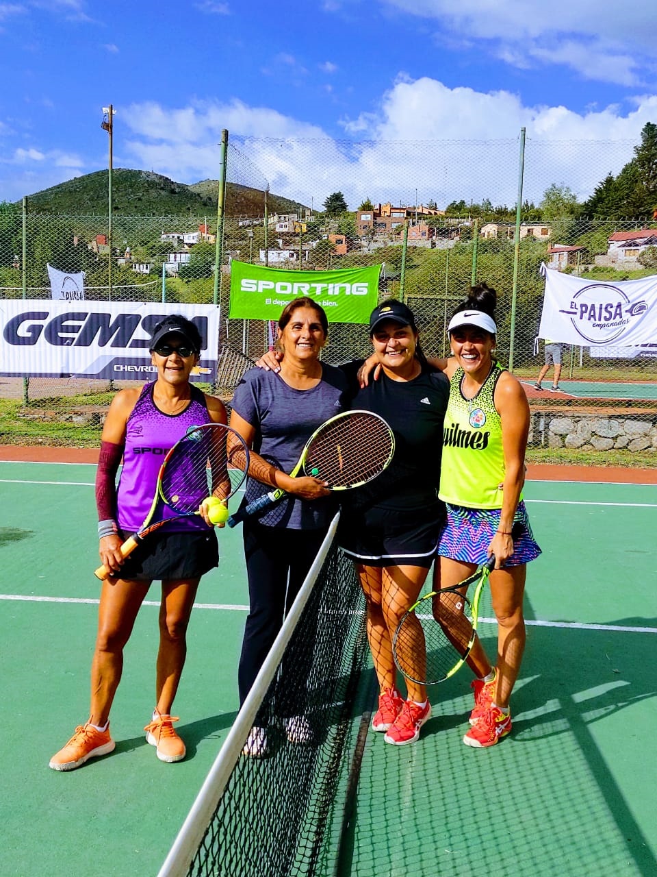 TENIS FEMENINO. Las finales serán a las 12 (veteranas) y 14.30 (competición). 