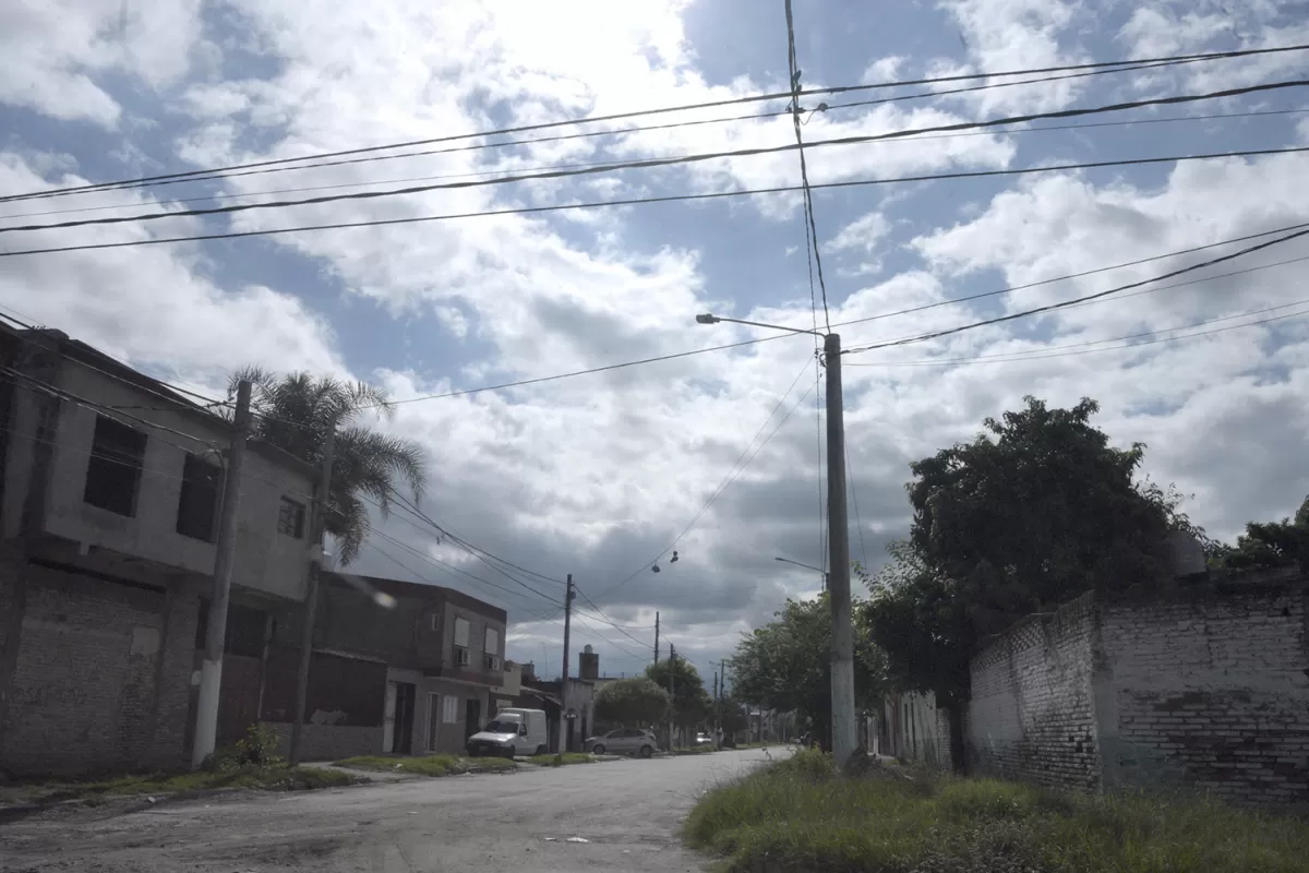 DESOLADO. El sitio de Marina Alfaro al 1.400, donde ocurrió el ataque al adolescente.