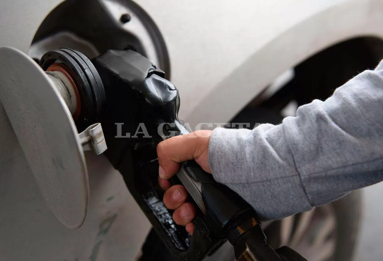 ¿Cuánto cuesta por mes mantener un auto en Tucumán?