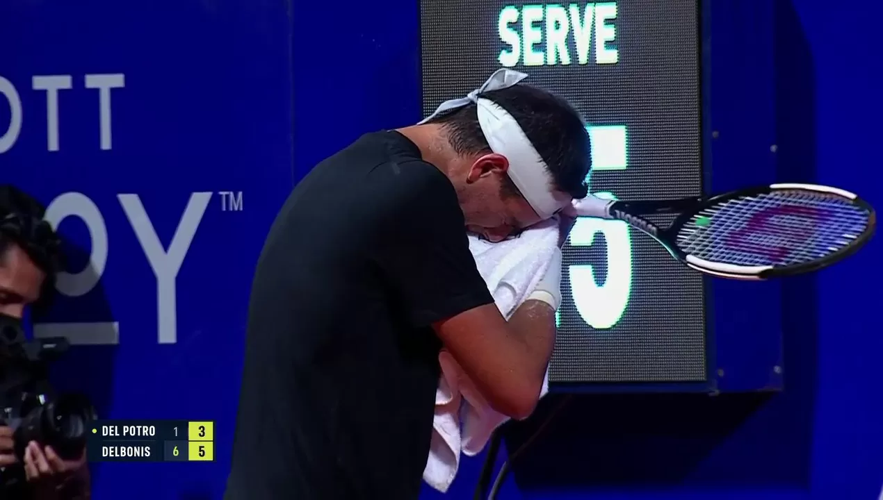 EMOCIÓN. Juan Martín del Potro no logró contener las lágrimas al finalizar su último partido oficial en canchas argentinas.