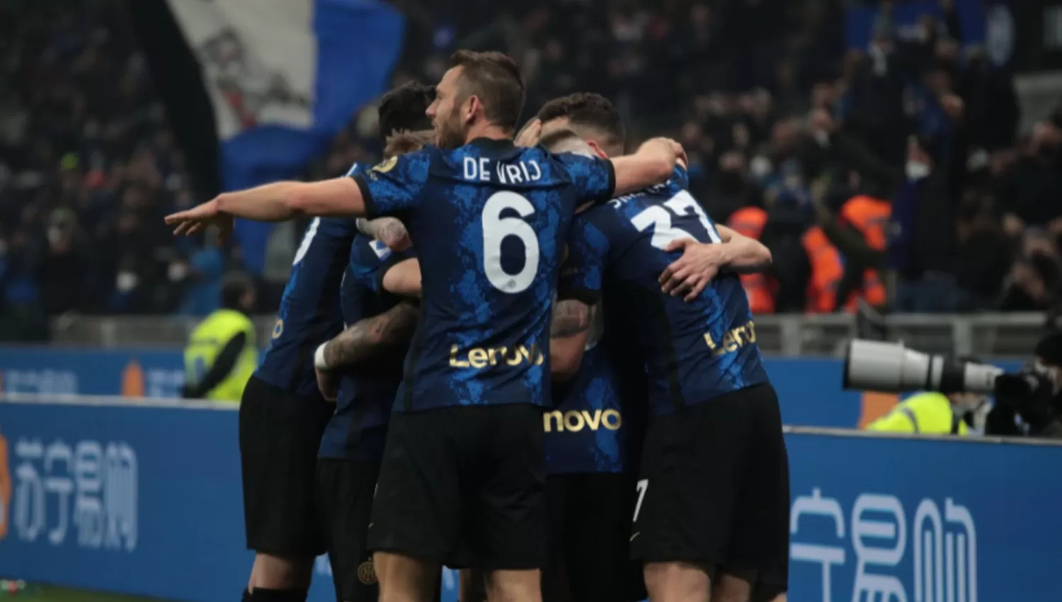 POR TODO. Inter viene de caer en el derbi de Milan pero sigue liderando la Serie A.