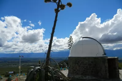 Un viaje estelar desde los Valles al infinito del universo