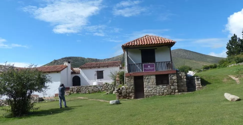 CAPILLA Y SALÓN. En estas espaciosas habitaciones los jesuitas llevaron a cabo variadas tareas referidas a la evangelización y la enseñanza religiosa. LA GACETA / FOTOs DE Osvaldo Ripoll, DIEGO ÁRAOZy, JUAN PABLO SANCHÉZ NOLI  