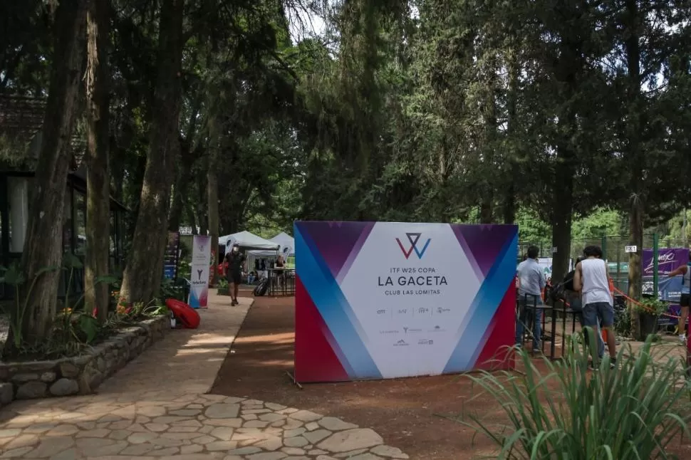 ELEGANTE. En Las Lomitas, se montó un sector de para el público en general.  