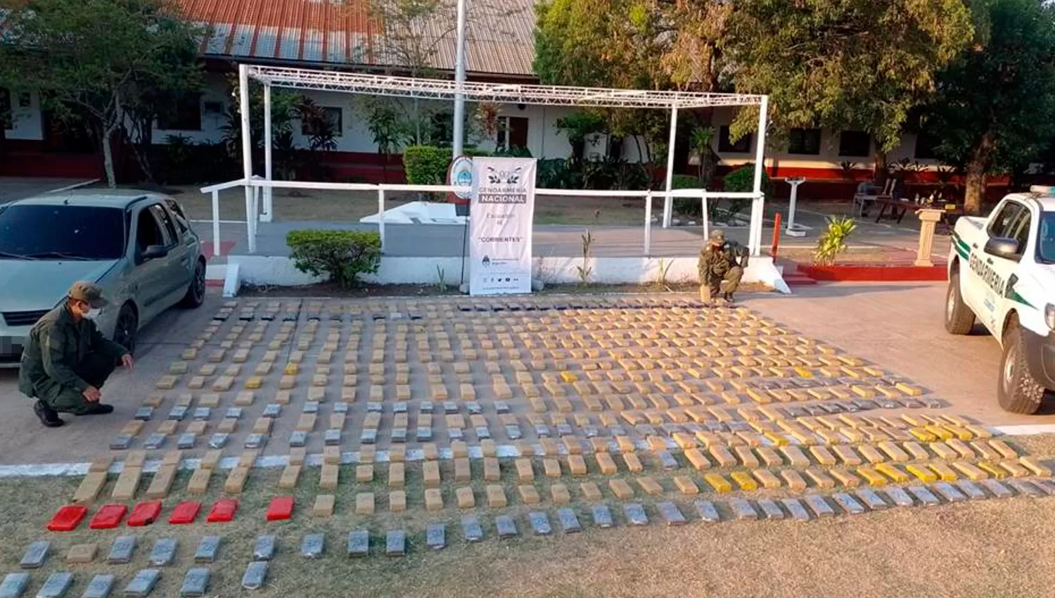 CORRIENTES. Incautaron más de 420 kilos de marihuana durante un control. Foto tomada de: Gendarmería Nacional.