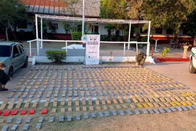 Detienen a un hombre que llevaba más de 420 kilos de marihuana en su auto