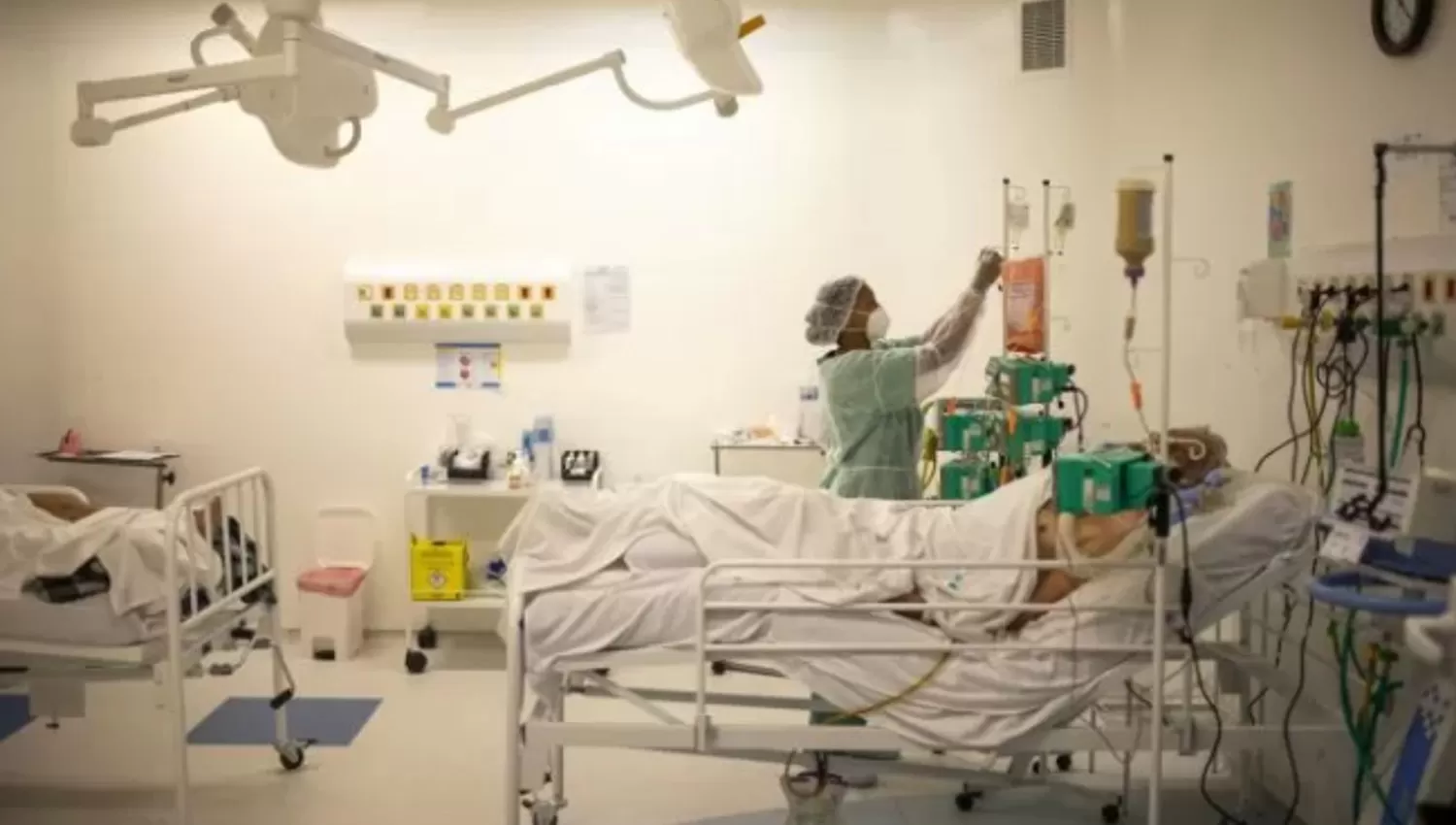 OTRO PICO. Brasil registró la mayor cantidad de fallecidos desde julio del año pasado.