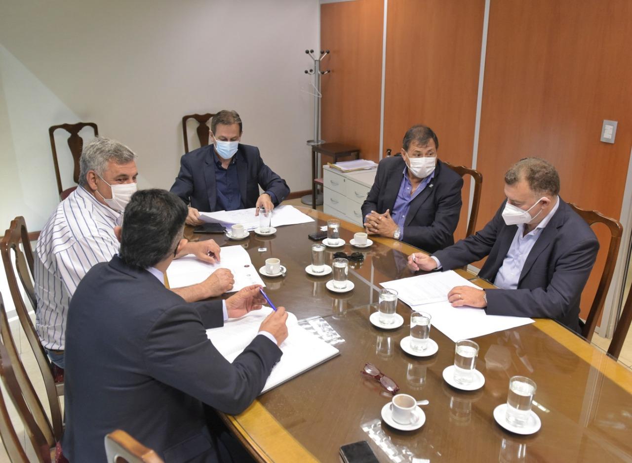 EN COMISIÓN. Los legisladores emitieron dictámenes relacionados a la actividad turística y a la cultura. Foto: Prensa HLT