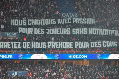 Fanáticos de PSG, indignados con jugadores y con dirigentes