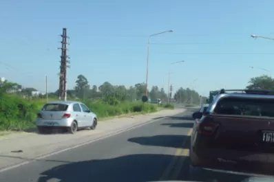 En fotos: sigue siendo un caos de tránsito el cruce en San Andrés