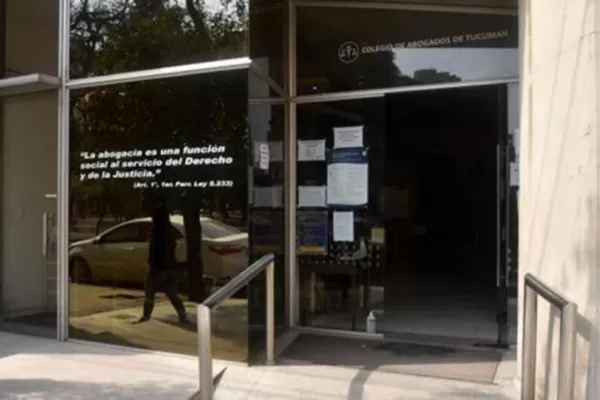 El Colegio de Abogados sancionó a dos de sus integrantes por incidentes en una sesión