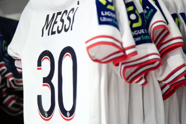 Video: Messi presentó la nueva camiseta del PSG inspirada en Michael Jordan