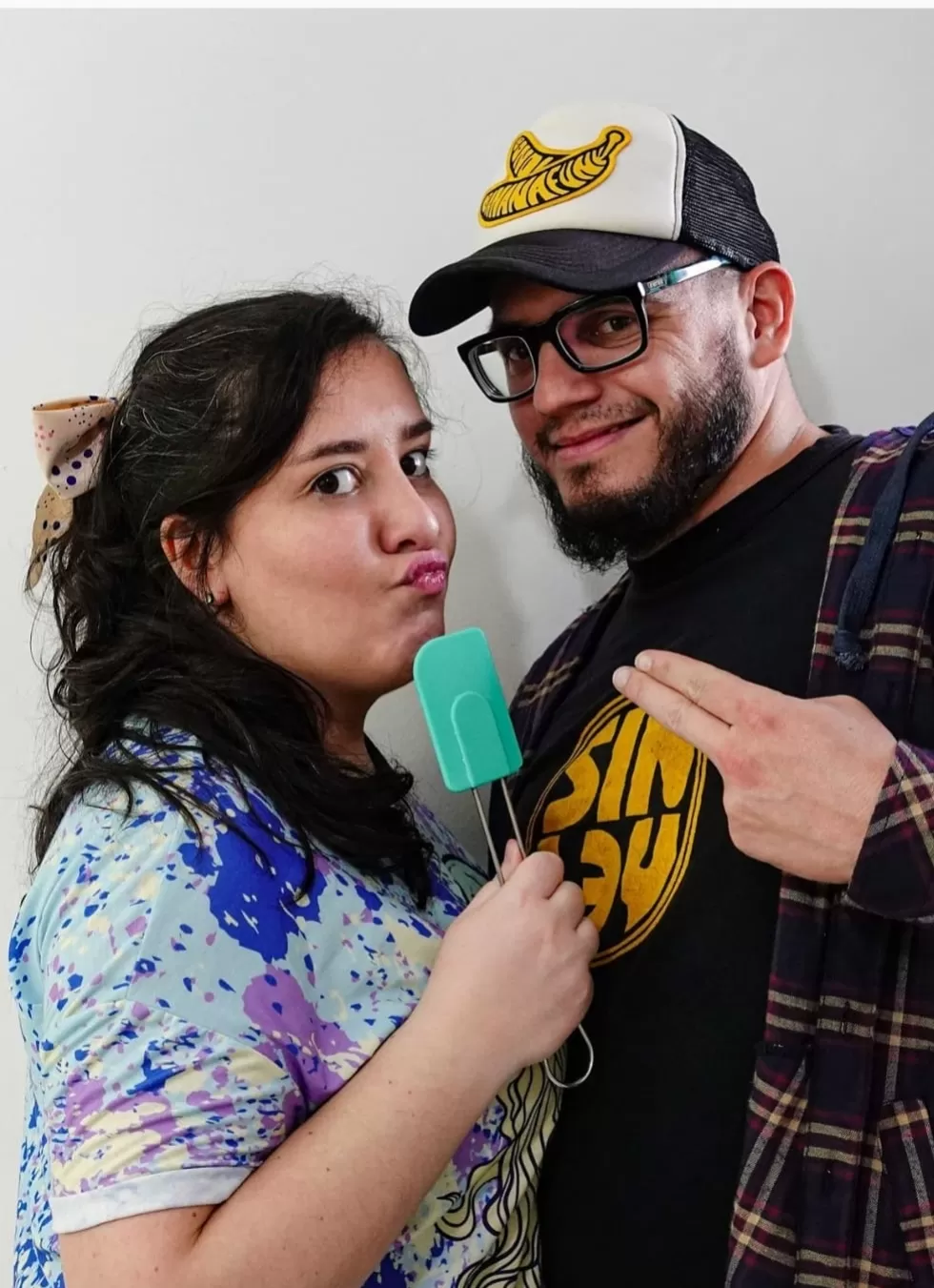 PURA QUÍMICA. Alejandra Budán y Gabriel Guanca Cossa tienen la receta justa que combina información, diversión y entretenimiento en internet. @soyceliaconoextraterrestre