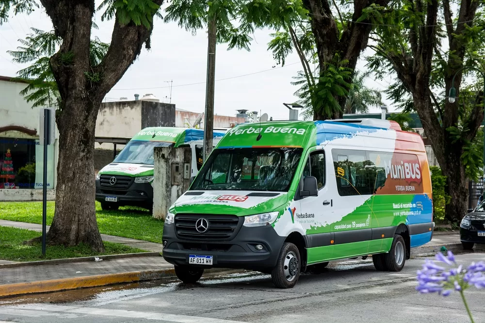 UNIDADES FLAMANTES. Estos son los vehículos que cumplirán el servicio del Minibús a partir de la próxima semana. prensa