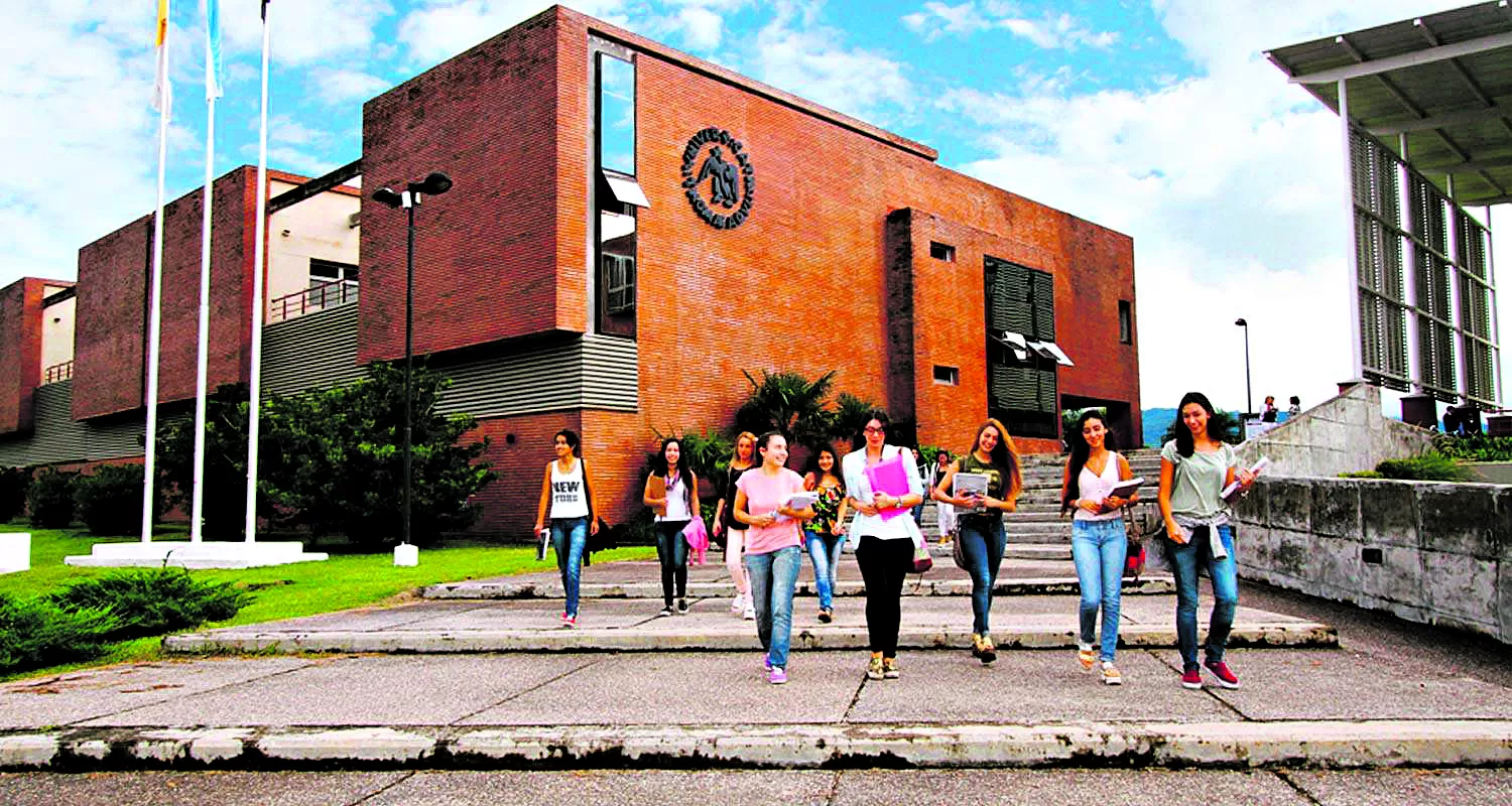 Unsta: ingreso a Medicina y orientación vocacional