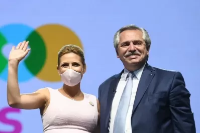 El presidente Fernández y Fabiola Yañez esperan para abril el nacimiento de su hijo