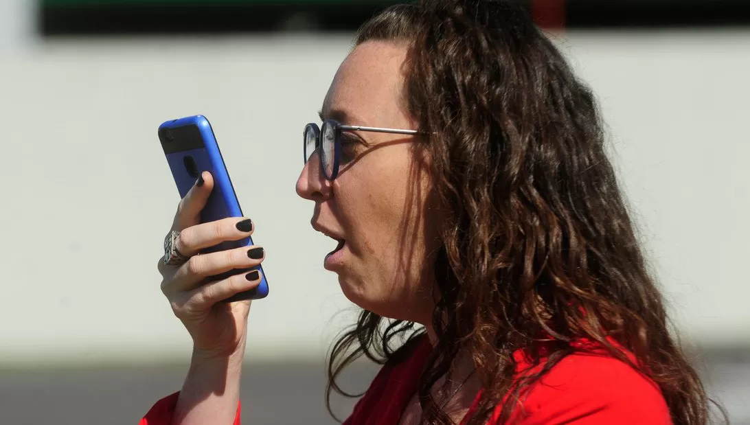 INTELIGENCIA ARTIFICIAL. Basta toser sobre el celular para que un bot te diga si debés testearte por covid-19.