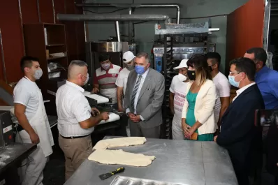 Jaldo participó de la inauguración de La Solidaria, la panadería del sindicato de canillitas