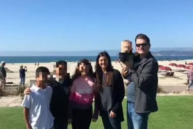 A un hijo adoptado lo tuvieron encerrado en una jaula en el garaje durante cinco años