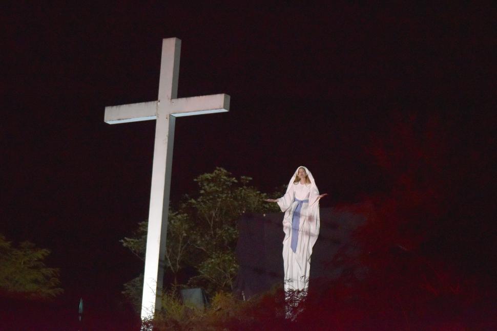 EL FINAL DE LA OBRA. La aparición de la Virgen fue uno de los momentos más significativos de la velada.  