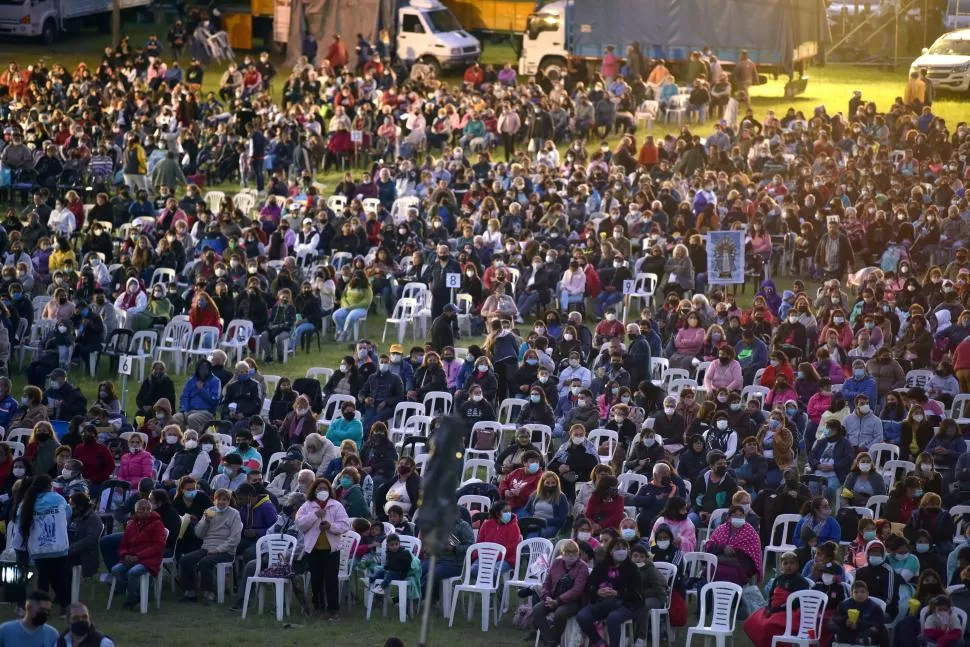 MILES DE PEREGRINOS. La convocatoria fue masiva, como todos los años. Se respetaron los protocolos sanitarios dispuestos durante el evento.  LA GACETA/FOTO DE DIEGO ARÁOZ