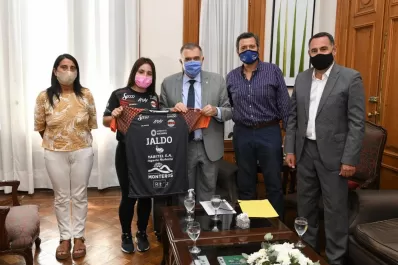 Con apoyo de la Provincia, una rugbista tucumana viajará a Madrid para seguir su carrera