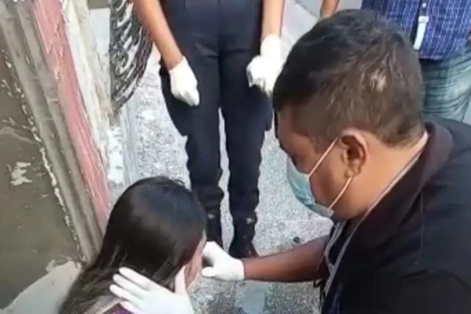 Johana Loto, de 33 años, dijo que fue atacada en la calle.