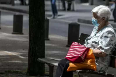 Más canas, ojeras, caída del cabello y cansancio profundo: ¿envejecemos más rápido en pandemia?