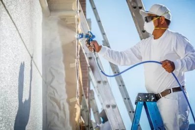 Humos y partículas tóxicas: cómo cuidar el cuerpo al pintar