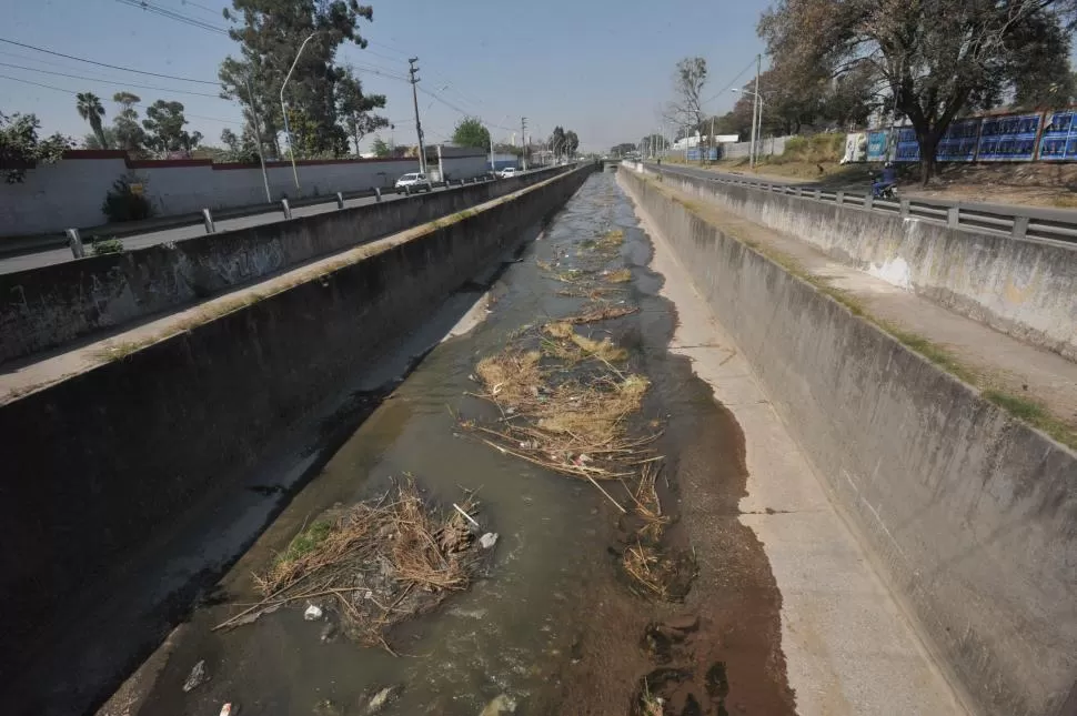 OBSOLETO. El Canal Sur fue construido hace 40 años para contener caudales inferiores a los actuales. 