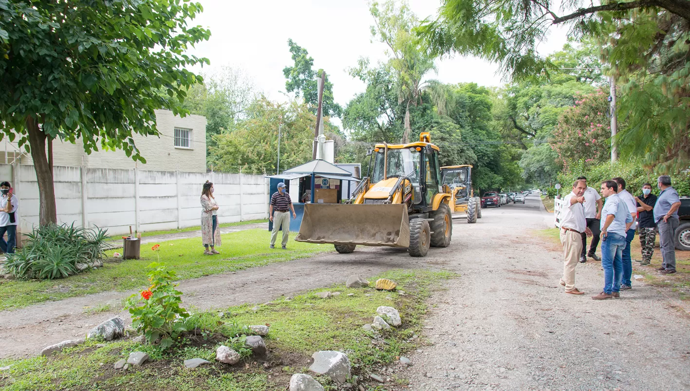 OBRAS. La Municipalidad de Yerba Buena trabaja en la apertura de la calle Maderuelo, que comunicará las avenidas Aconquija y Perón.