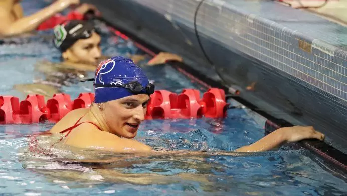 POLÉMICA. Una nadadora transgénero batió un récord de estilo libre, y otras competidoras protestaron.