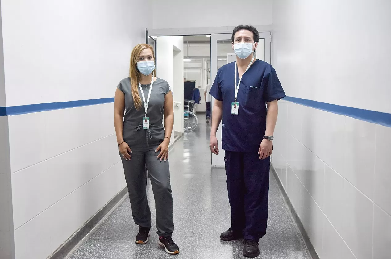EN FORMACIÓN. Elder Castro Castilla y Andreina Acevedo Mantilla hacen  prácticas en el Padilla. 