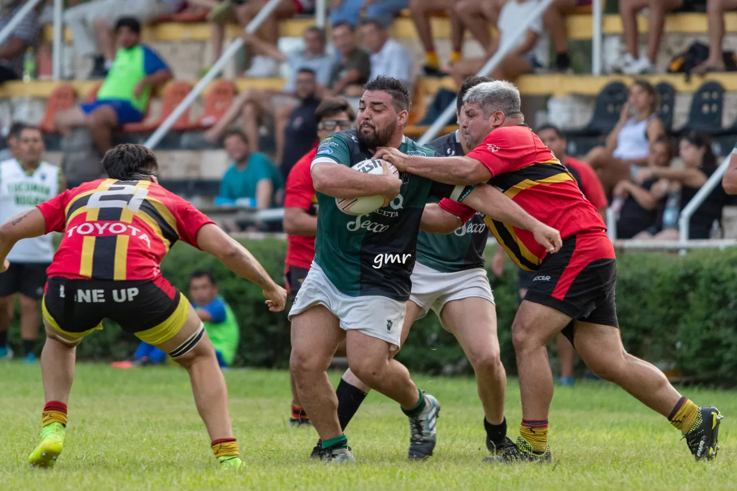 CLUBES FUNDADORES. Tucumán Rugby derrotó a Cardenales y se quedó con la copa. FOTO / GUSTAVO MARTÍNEZ RIBÓ