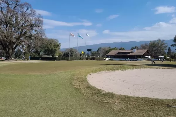 Empleados del Golf del Jockey Club hicieron una protesta para pedir mejoras salariales