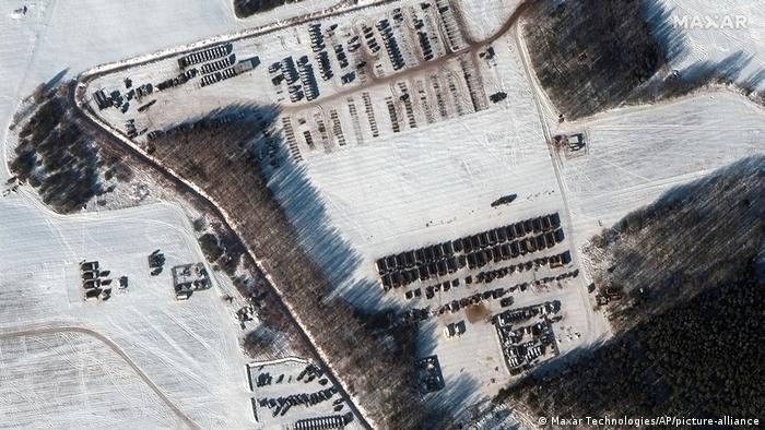 Qué muestran las imágenes satelitales sobre los movimientos del ejército ruso