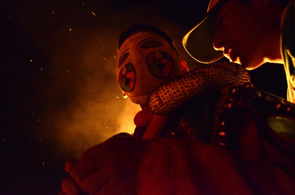 TRADICIÓN. Un mojón de la comparsa Los Caprichosos despide el carnaval.